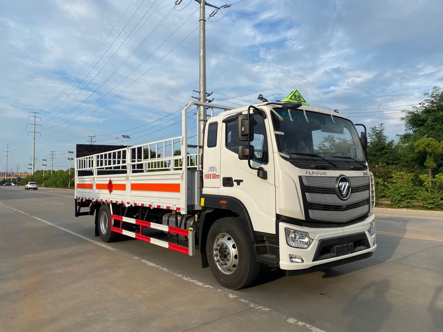 楚勝牌CSC5180TQPB6型氣瓶運(yùn)輸車