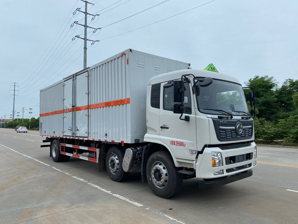 楚勝牌CSC5260XZWD6型雜項(xiàng)危險(xiǎn)物品廂式運(yùn)輸車