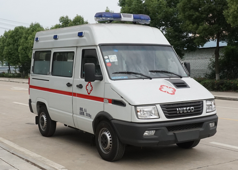 南京依維柯監(jiān)護(hù)型救護(hù)車(chē)