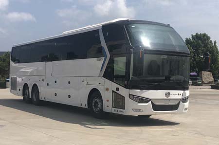 中通牌LCK5226XYL6型醫(yī)療車