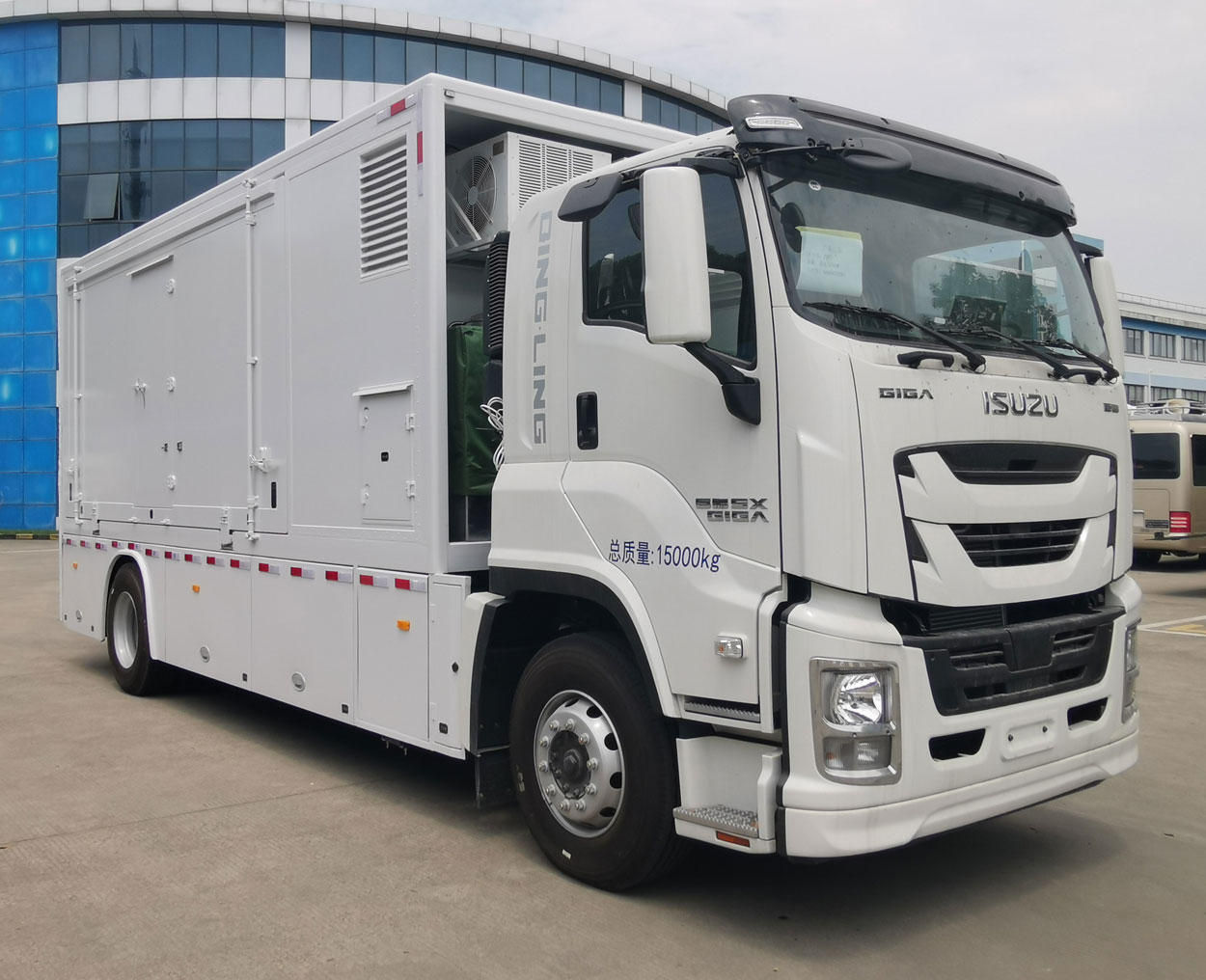 慶鈴五十鈴生化實驗室醫(yī)療車