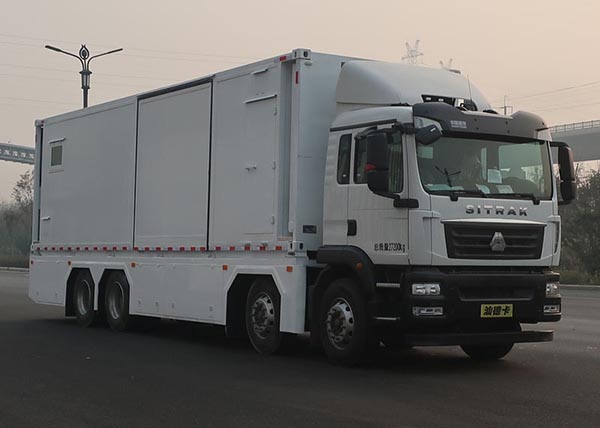 汕德卡前四后八體檢診斷醫(yī)療車