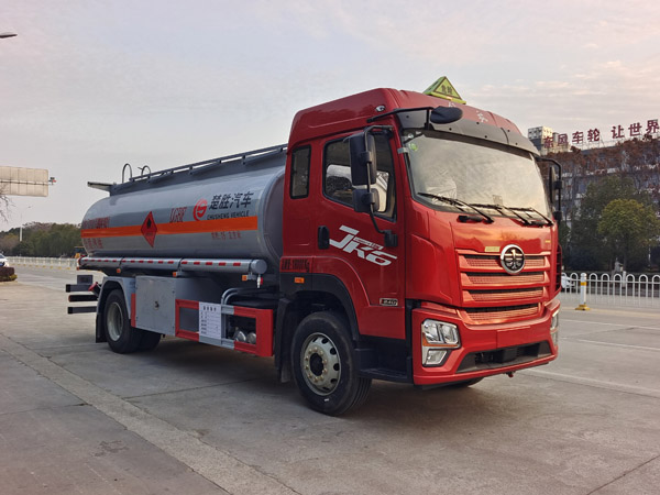 楚勝牌CSC5180GYYCA6型運(yùn)油車