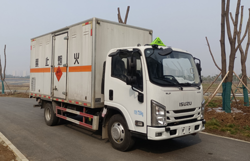 楚勝牌CSC5070XQYJW6型爆破器材運輸車