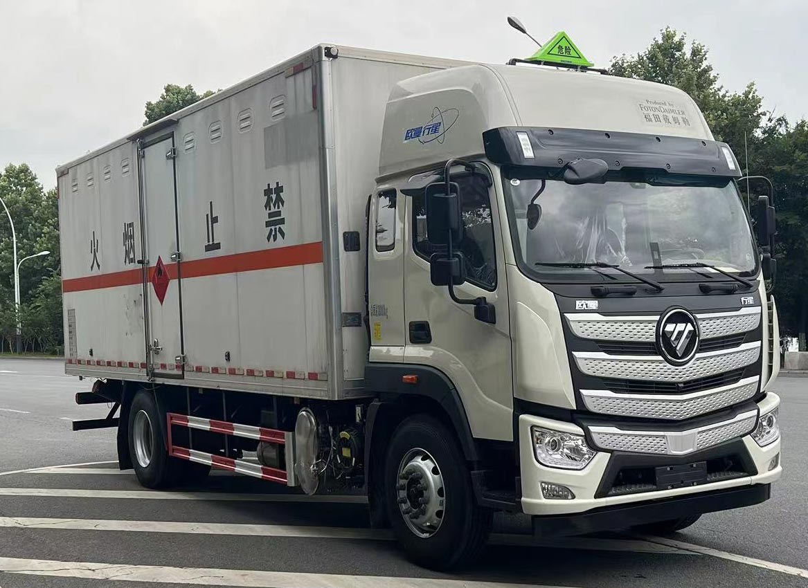 楚勝牌CSC5181XRYB6型易燃液體廂式運輸車