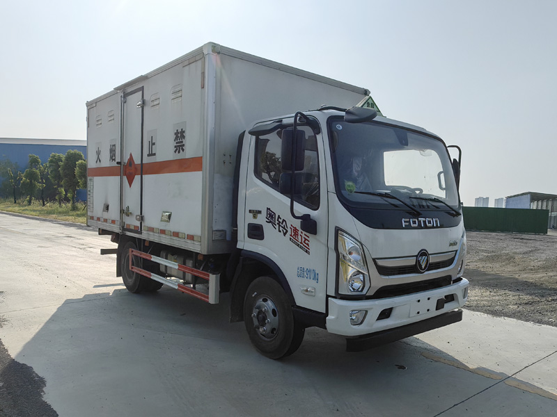 楚勝牌CSC5098XRYB6型易燃液體廂式運輸車