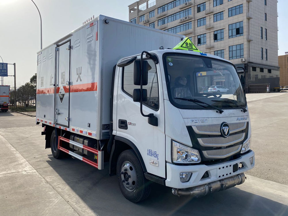 楚勝牌CSC5045XFWB6型腐蝕性物品廂式運(yùn)輸車