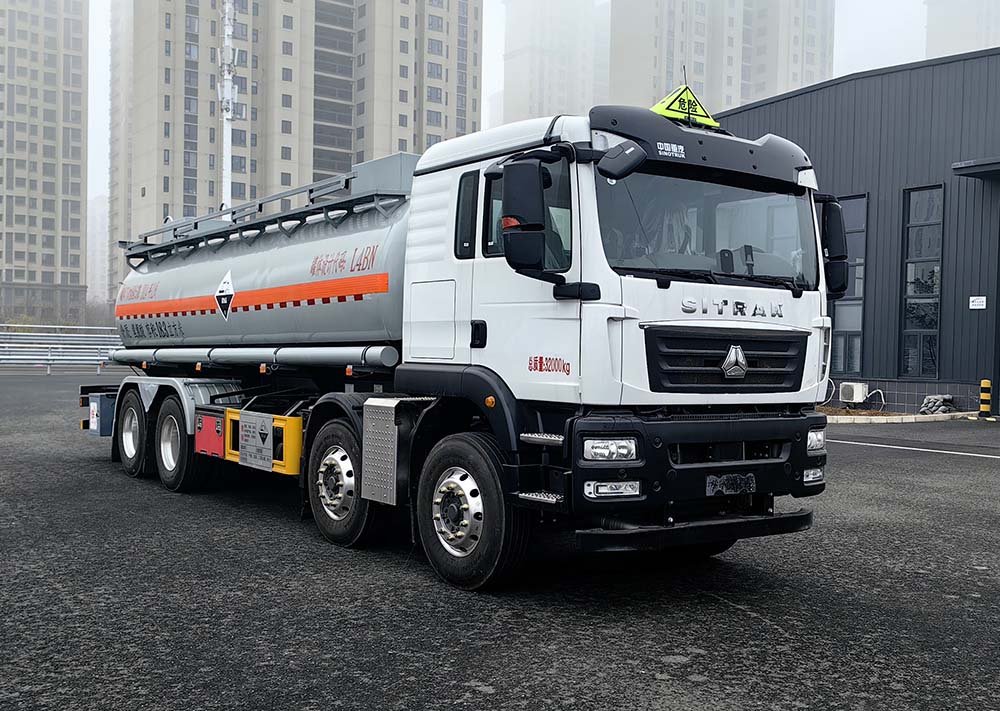 楚勝牌CSC5320GFWZK6CY型腐蝕性物品罐式運(yùn)輸車