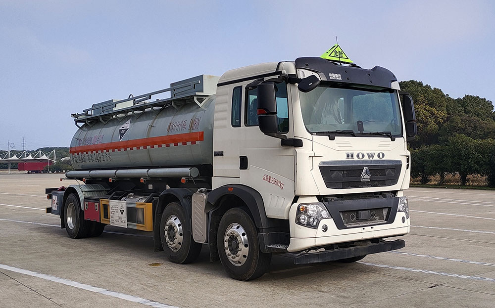 楚勝牌CSC5260GFWZ6CY型腐蝕性物品罐式運(yùn)輸車