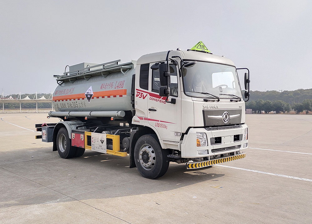 楚勝牌CSC5180GFWEZ6CY型腐蝕性物品罐式運(yùn)輸車