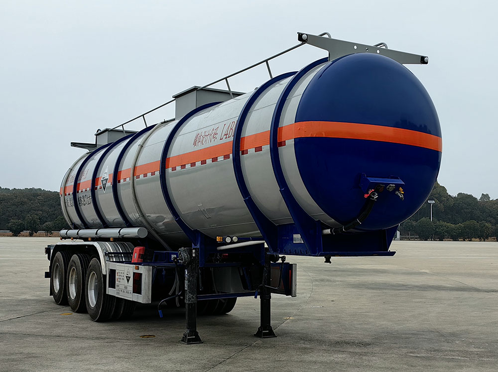 楚勝牌CSC9401GFWCY型腐蝕性物品罐式運(yùn)輸半掛車