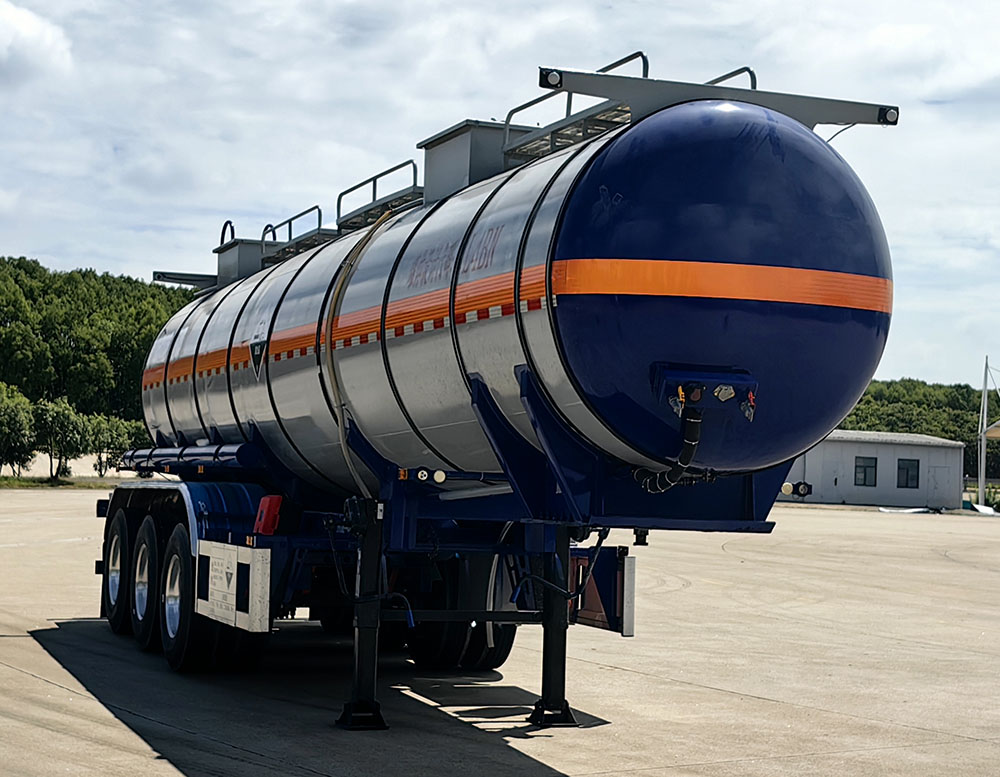 楚勝牌CSC9404GFWCY型腐蝕性物品罐式運(yùn)輸半掛車