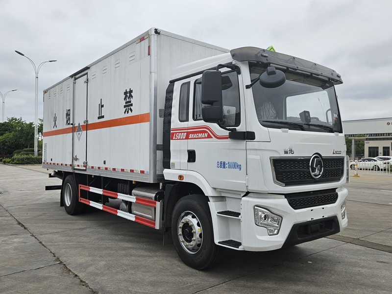 楚勝牌CSC5189XZWS6型雜項(xiàng)危險(xiǎn)物品廂式運(yùn)輸車
