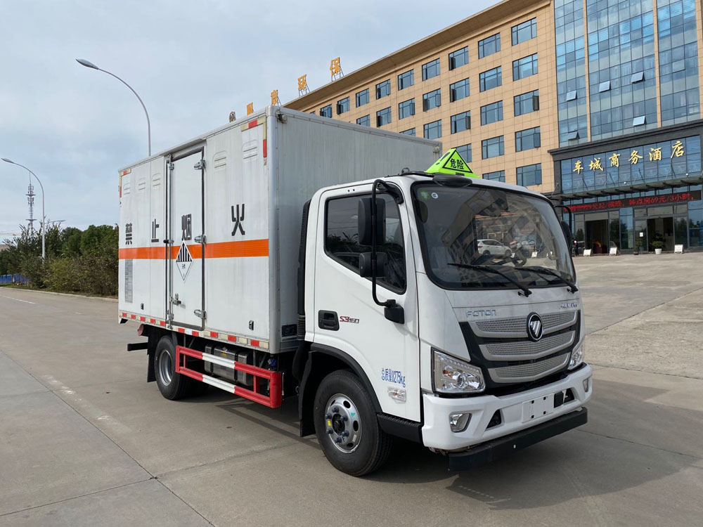楚勝牌CSC5088XZWBK6型雜項(xiàng)危險(xiǎn)物品廂式運(yùn)輸車